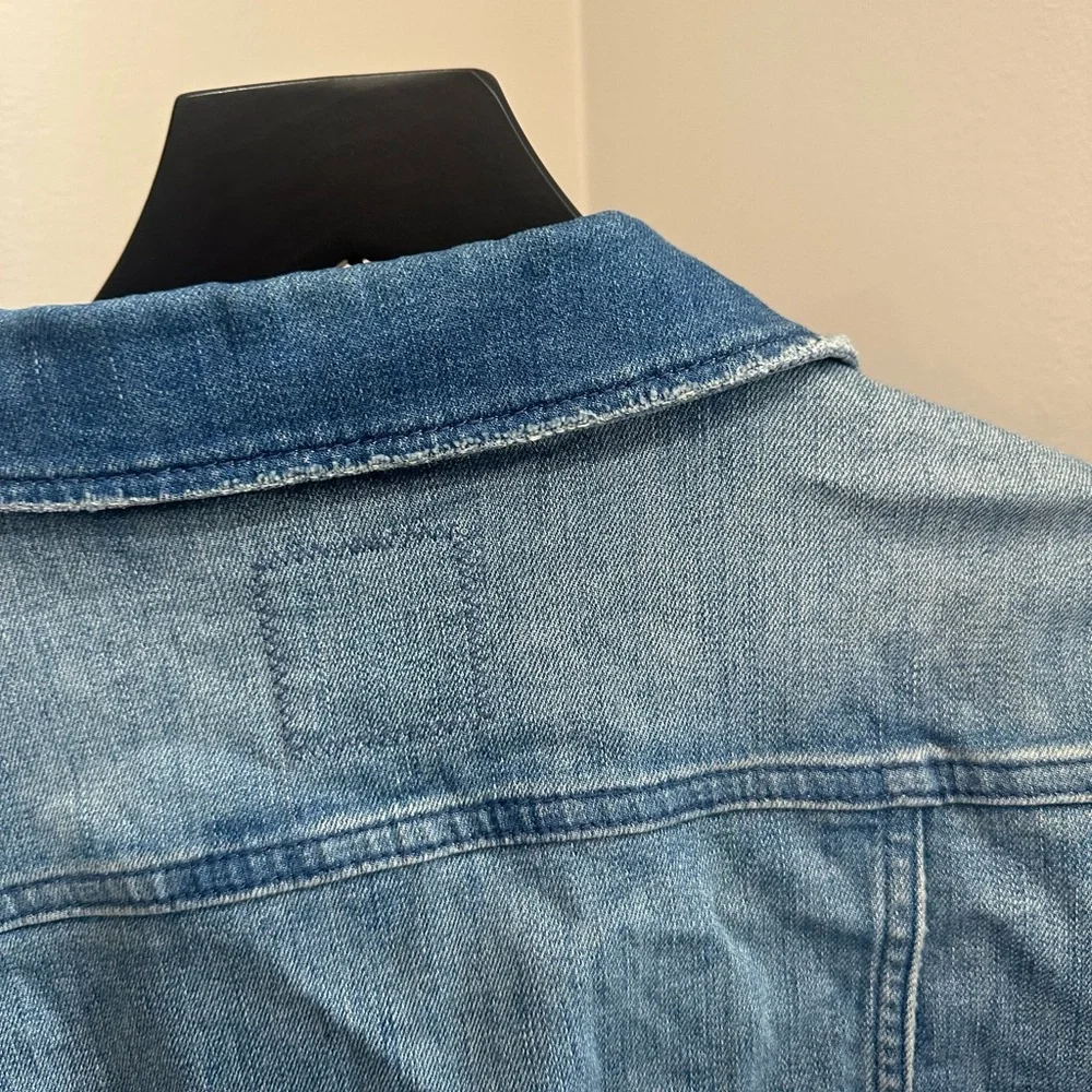 Vineyard Vines Faded Blue Denim Jacket - Women's - Picture 5 of 11